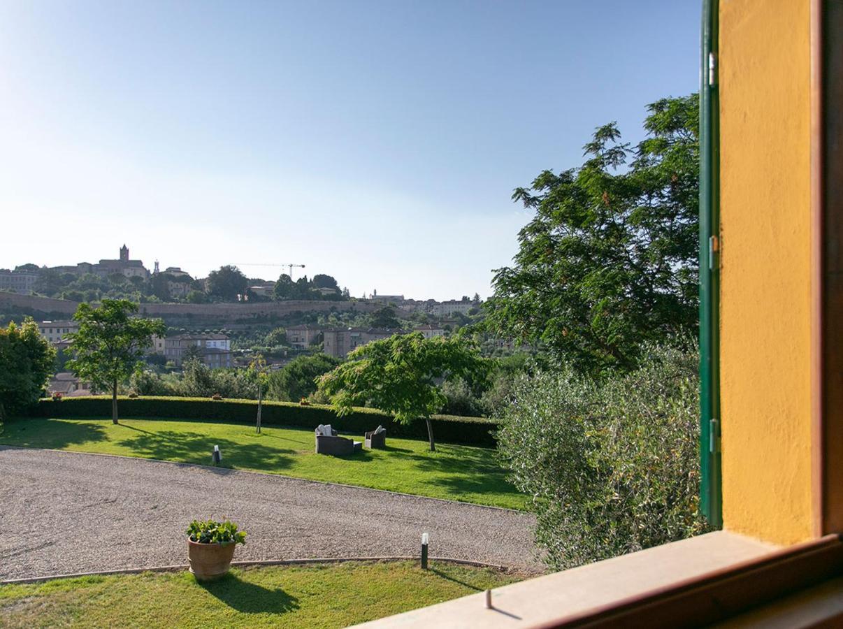 Santa Chiara Apartment *