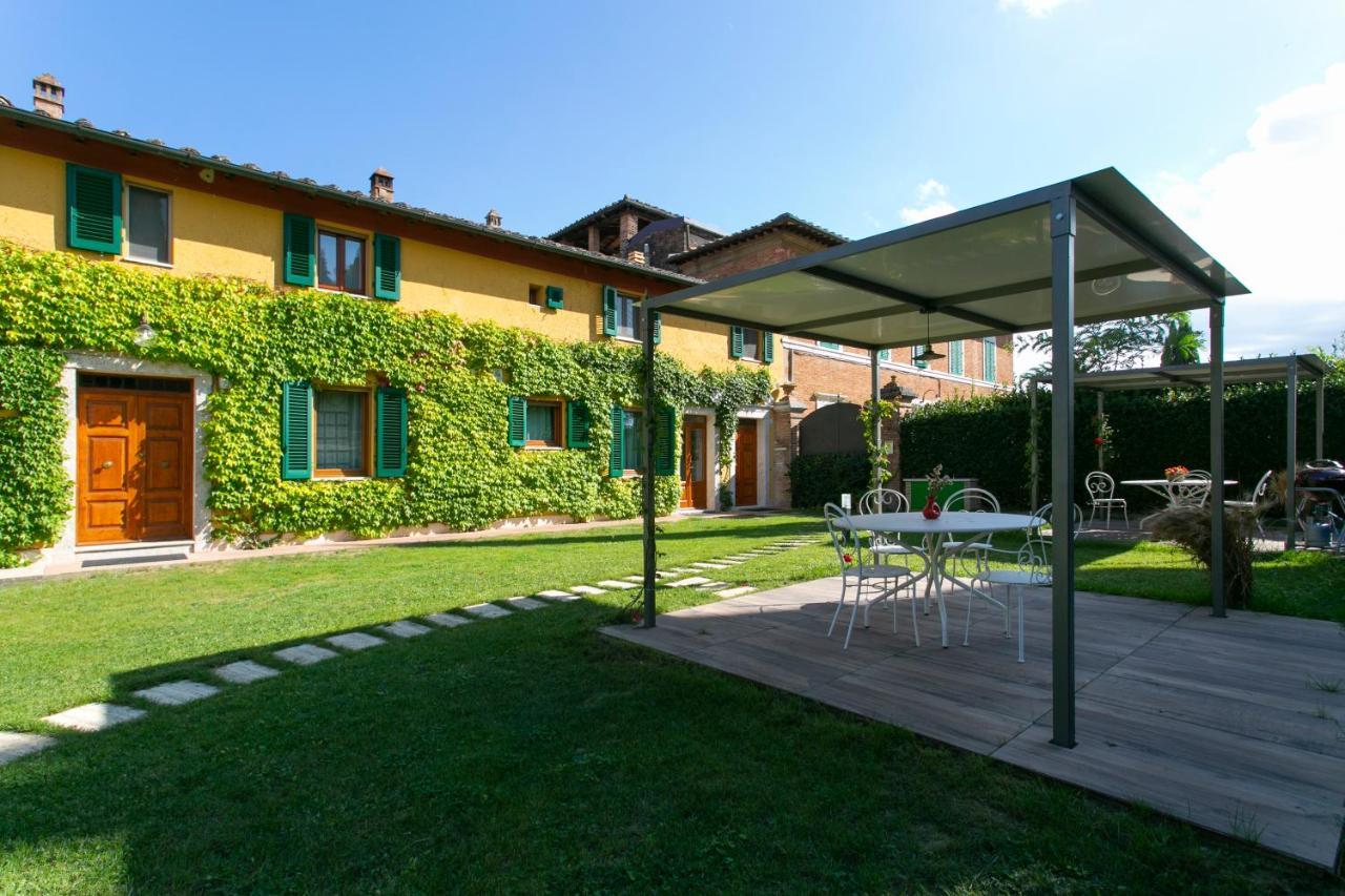 Santa Chiara Apartment *